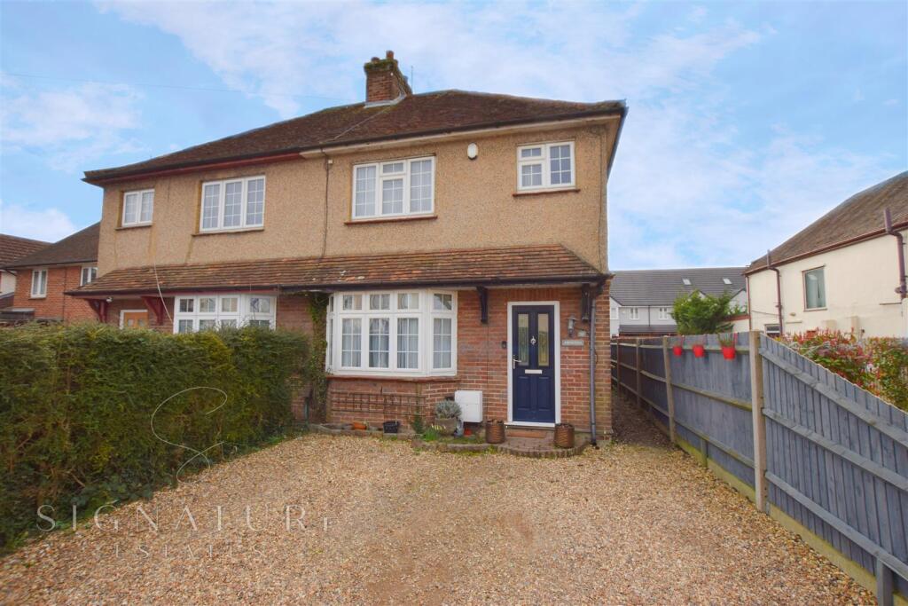 Main image of property: Chesham Road, Bovingdon, Hemel Hempstead