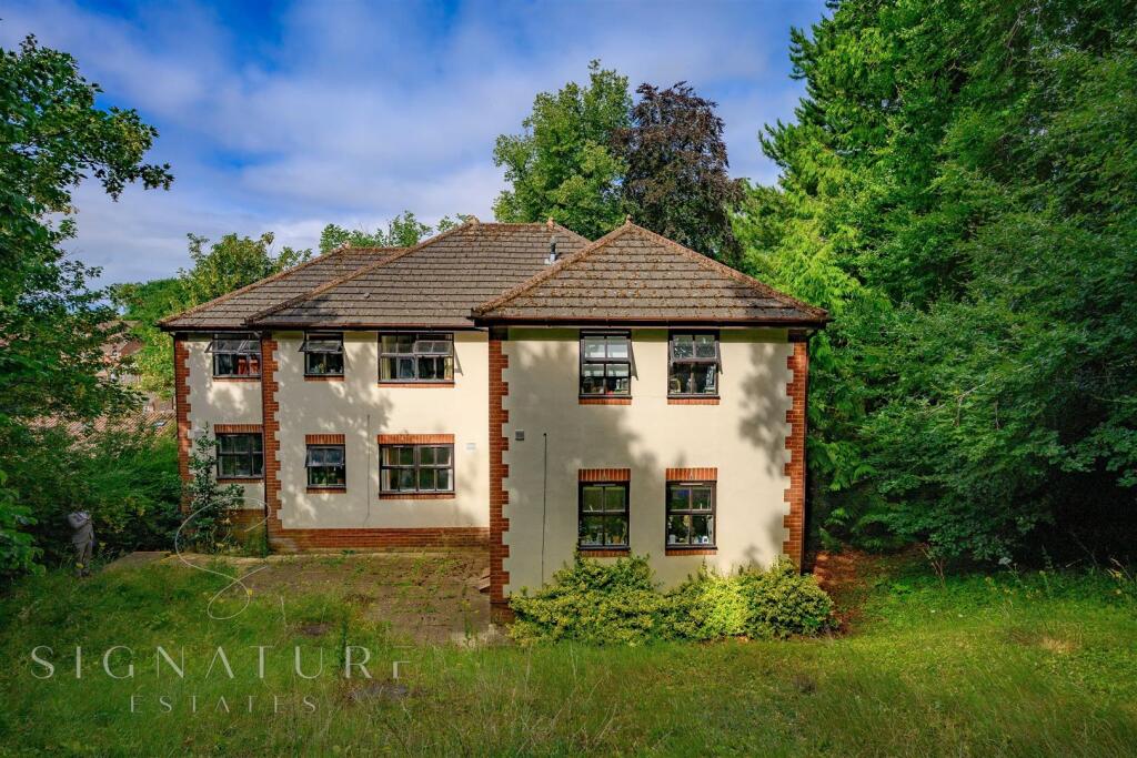 Main image of property: Beechfield Road, Hemel Hempstead