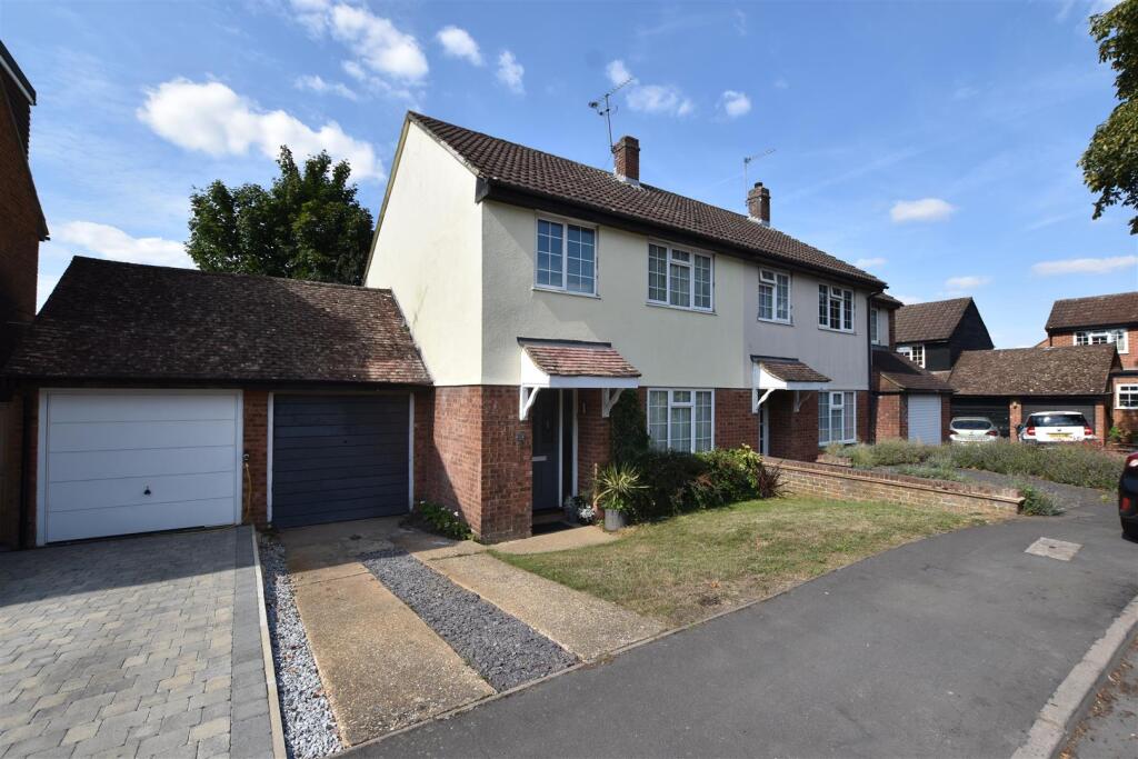 Main image of property: Claverton Close, Bovingdon, Hemel Hempstead