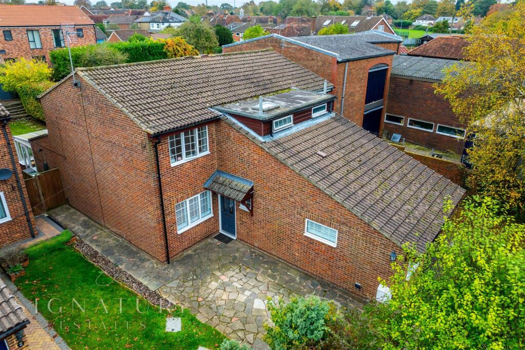 Main image of property: Ryder Close, Bovingdon, Hemel Hempstead