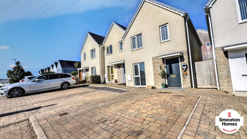 Main image of property: Grassendale Avenue, Plymouth, Devon, PL2 2SN