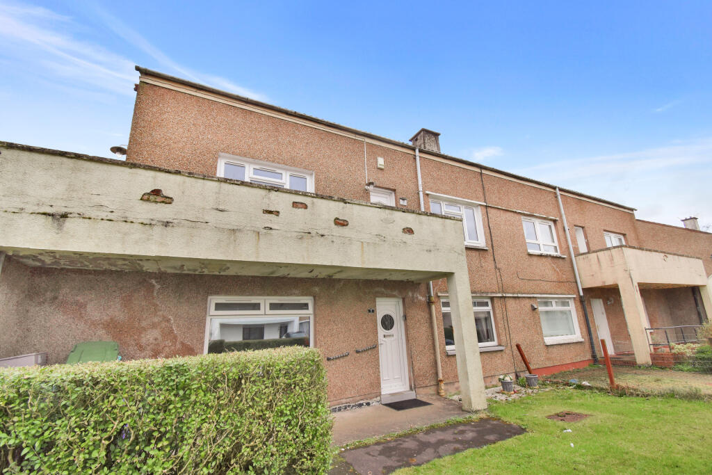 3 bedroom flat for sale in Muirdykes Avenue, Glasgow, G52
