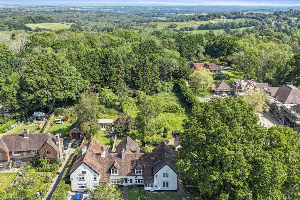 2 bedroom semidetached house for sale in Eridge Road, Crowborough, TN6