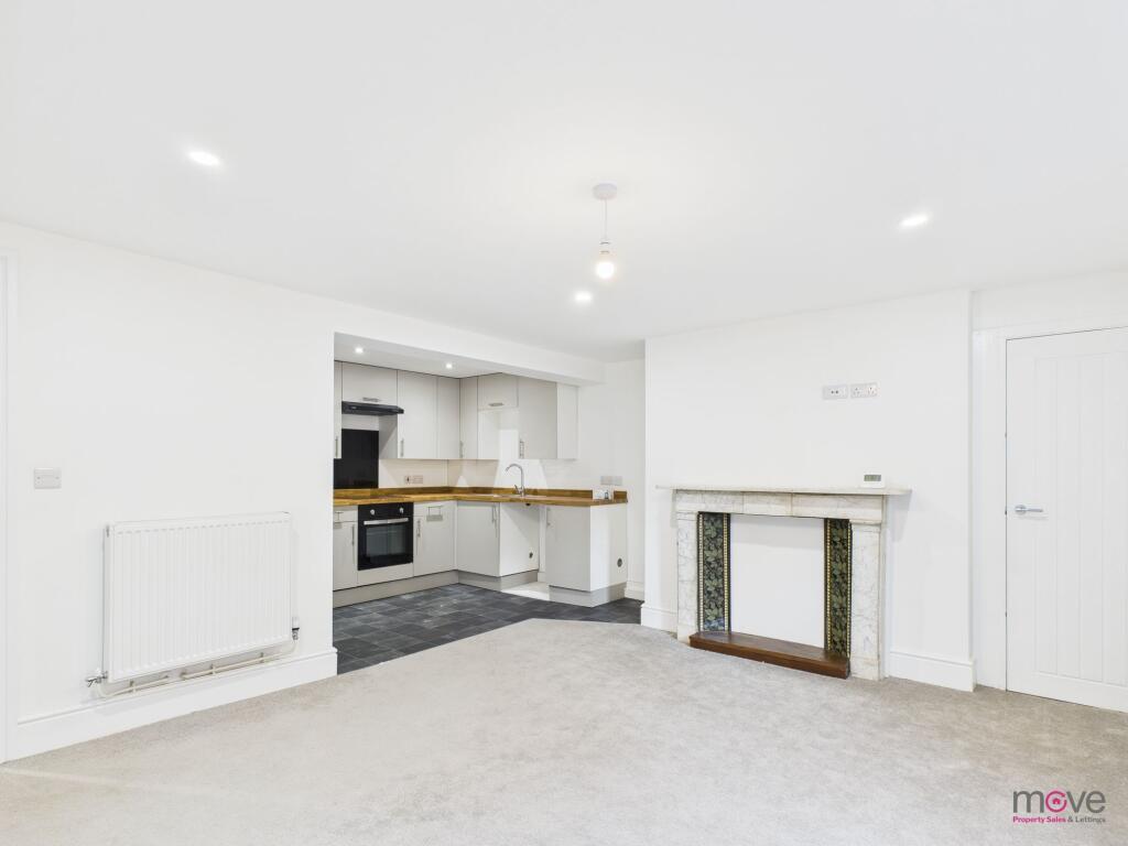 Main image of property: Flat 2, 5 Bull Ring, Worcester, WR2 5AA