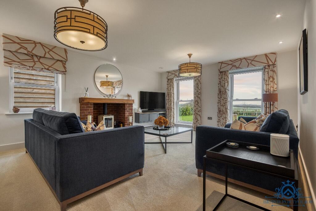 Additional property image - Chalk Street, CM3