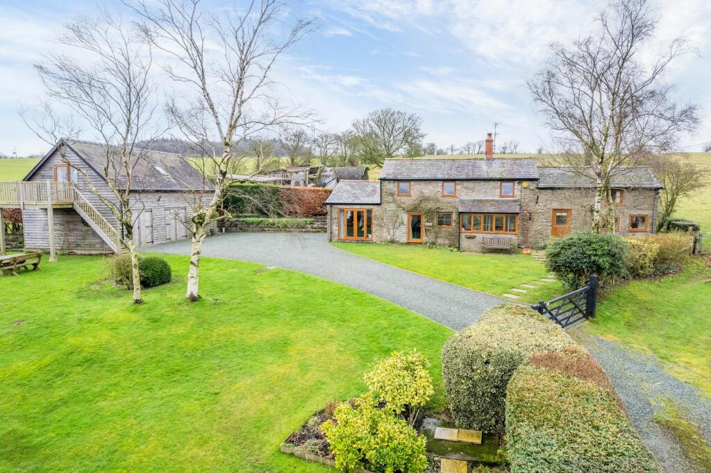 4 bedroom detached house for sale in Black Park, Trelystan, Leighton