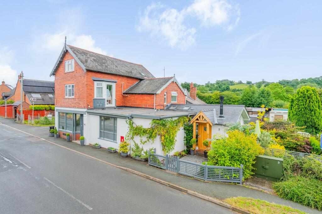 5 bedroom semidetached house for sale in The Old Stores House