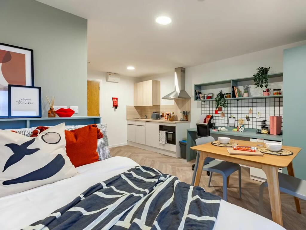 1 bedroom flat for rent in The Brook, Lower Bristol Road, Bath, BA2 3DR, BA2