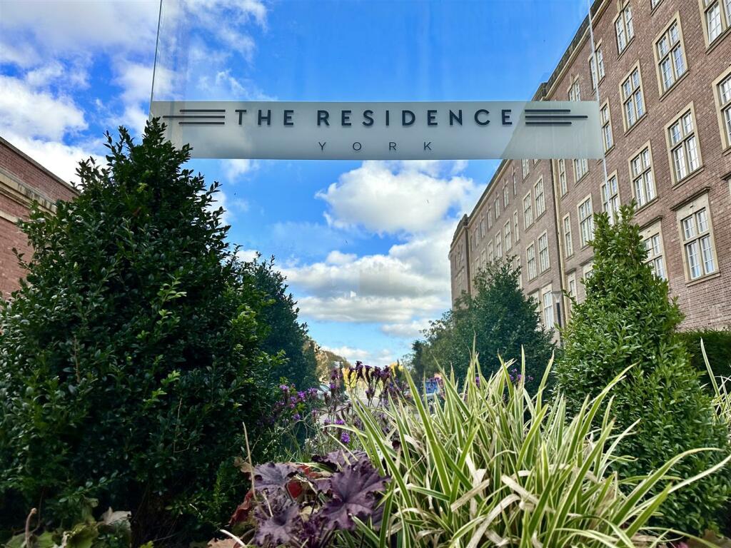 4 bedroom apartment for sale in Road, York, YO23