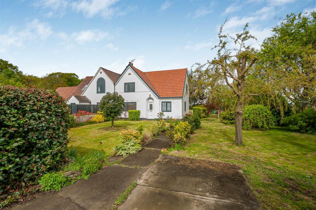 3 bedroom semidetached house for sale in Rawcliffe Road, Goole, DN14