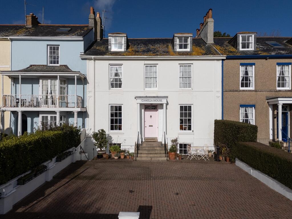 Main image of property: Camilla House - Regent Terrace - 9 Bed Home with Basement Flat