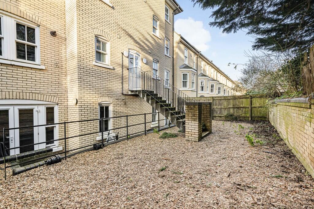 Additional property image - St. Matthew's Gardens, Cambridge