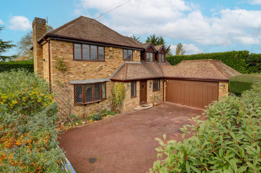 Main image of property: Llanbury Close, Chalfont St. Peter, Gerrards Cross, Buckinghamshire, SL9