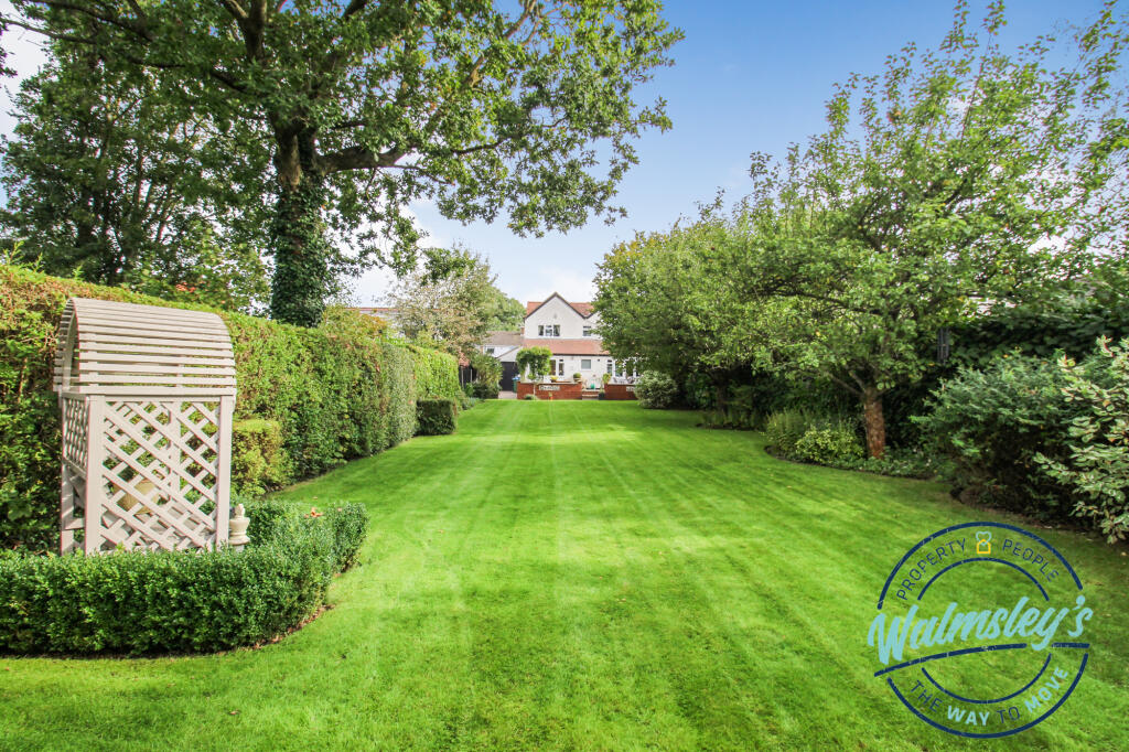 4 bedroom detached house for sale in Eastern Green Road, Coventry, CV5