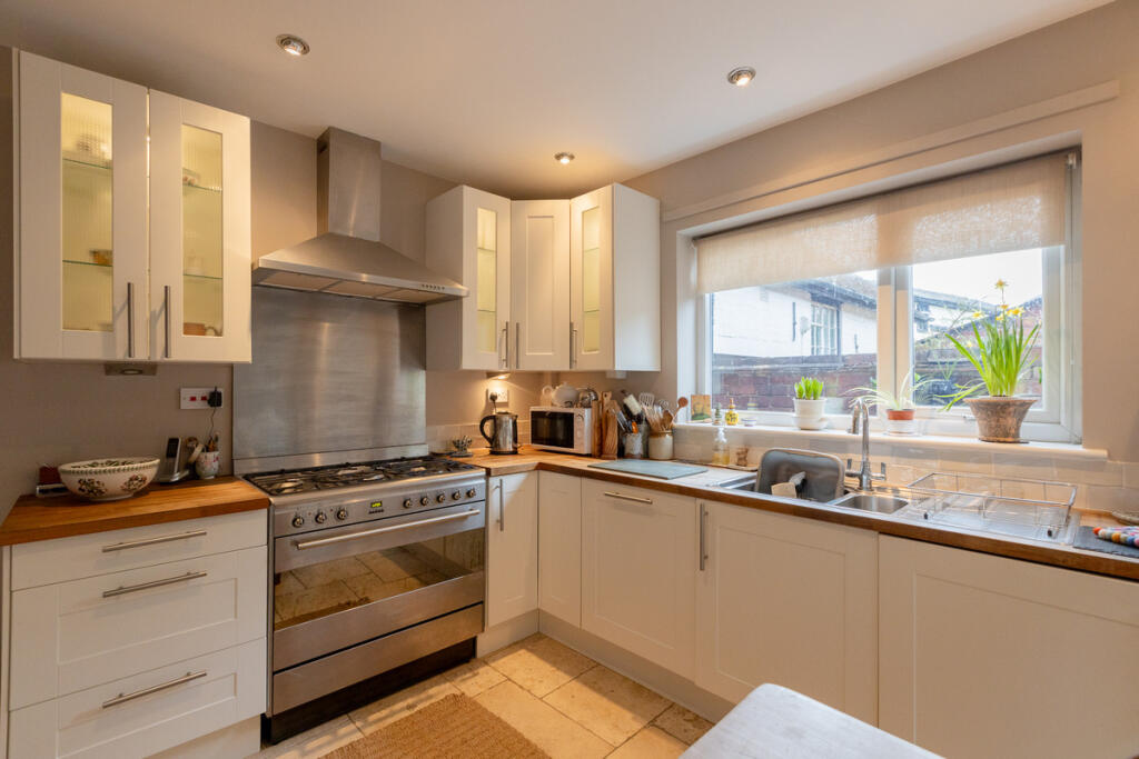 Additional property image - The Village, Burton, CH64 5