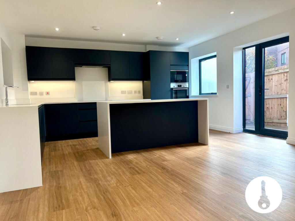 Main image of property: Silverdale, Heswall, CH60 4