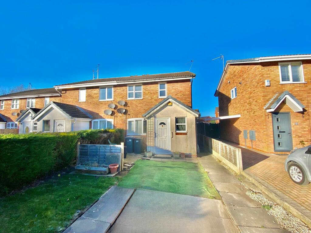 2 bedroom flat for sale in Avebury Close, Nuneaton, CV11