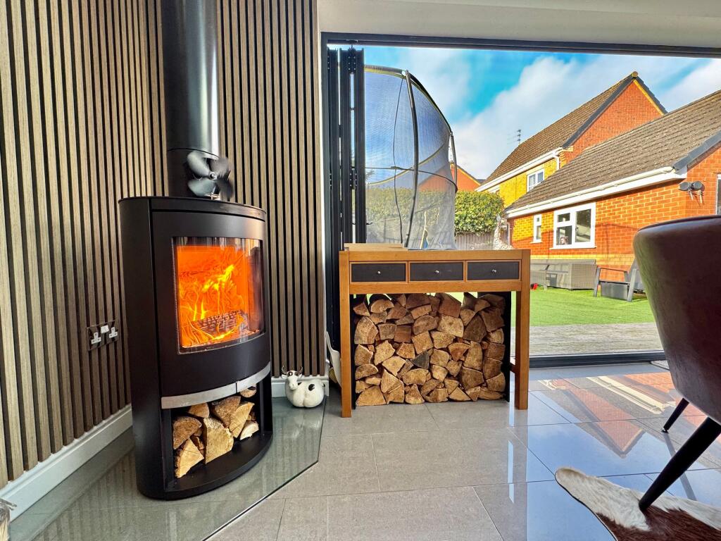 Additional property image - Daffodil Drive, Bedworth, CV12