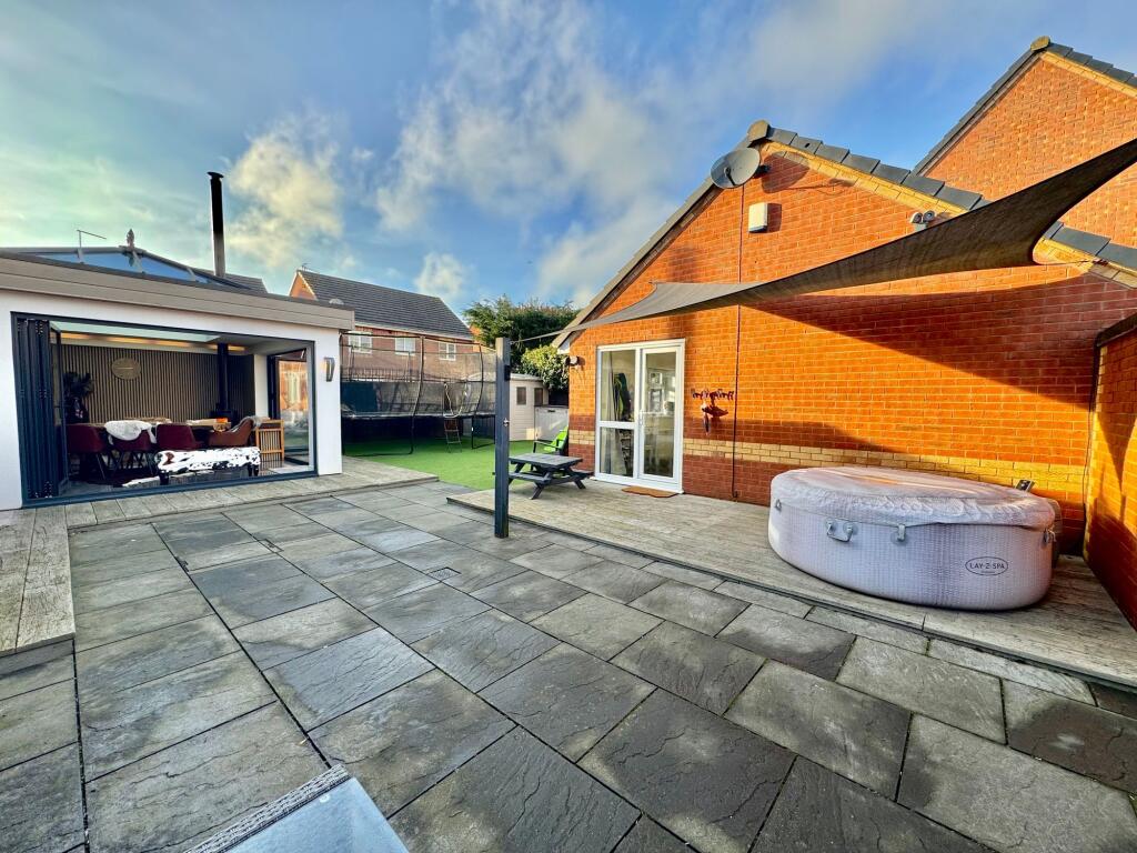 Additional property image - Daffodil Drive, Bedworth, CV12