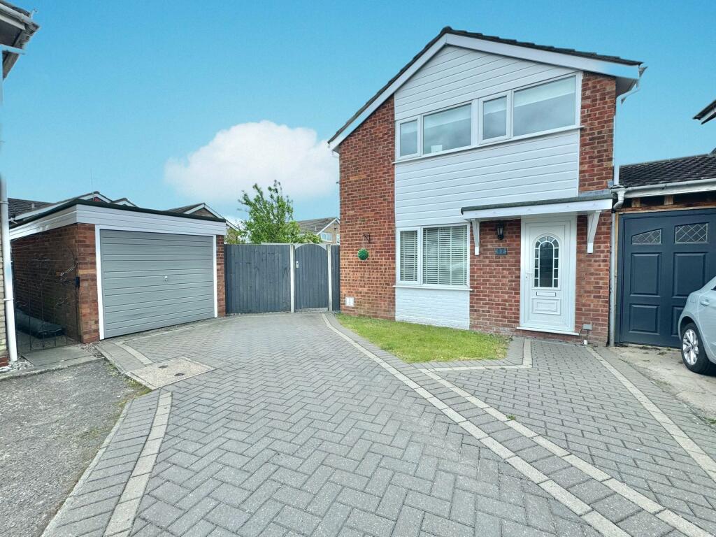 Main image of property: Warwick Gardens, Nuneaton, CV10