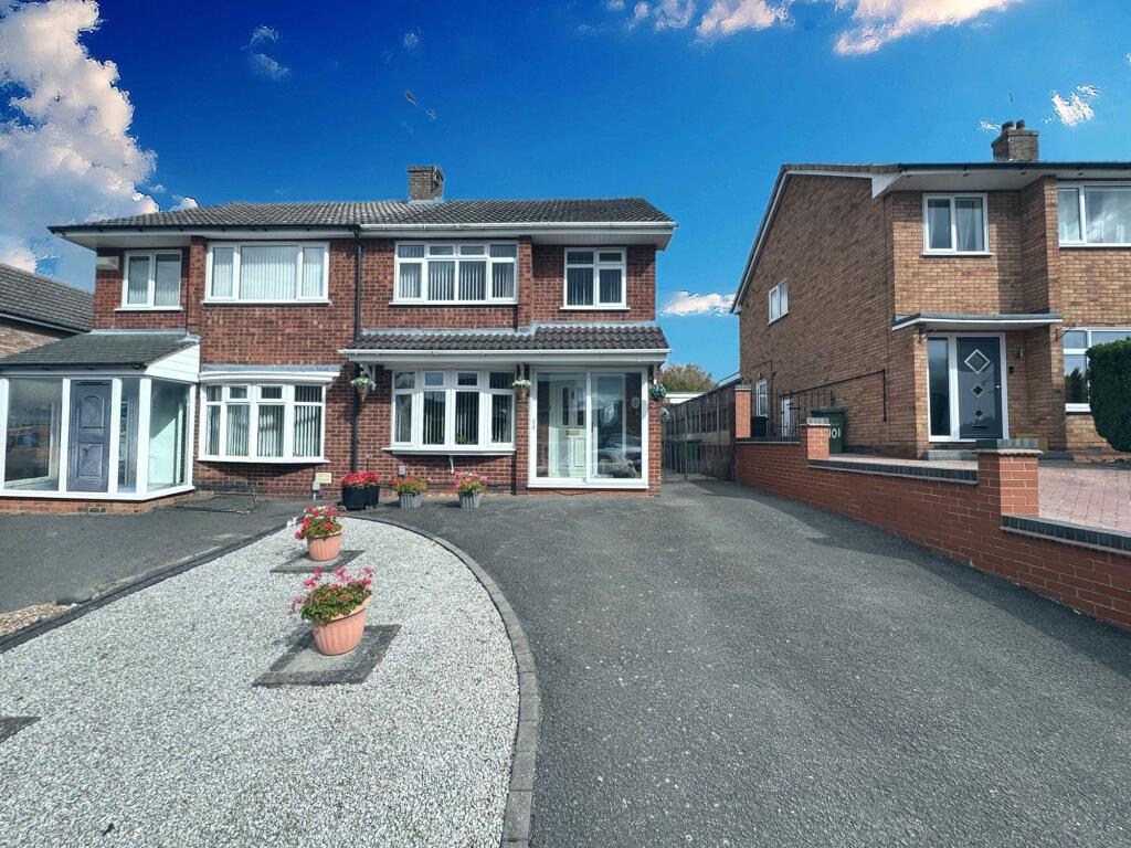 Main image of property: Berwyn Way, Nuneaton, CV10