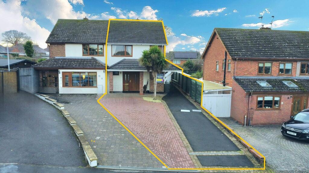 Main image of property: Cheviot Close, Nuneaton, CV10