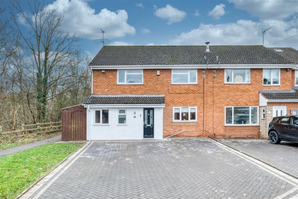 4 bedroom semidetached house for sale in Park Way, Droitwich, WR9 9HE, WR9