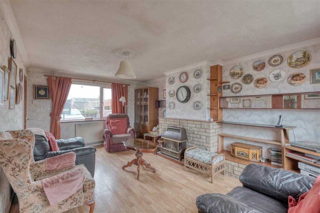 3 bedroom terraced house for sale in Orchard Grove, Littleworth, Worcester, WR5 2QH, WR5