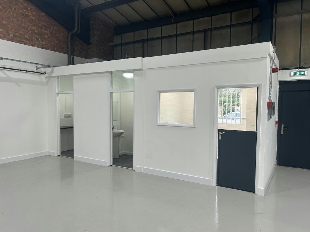 Unit 9 Office &amp; WCs