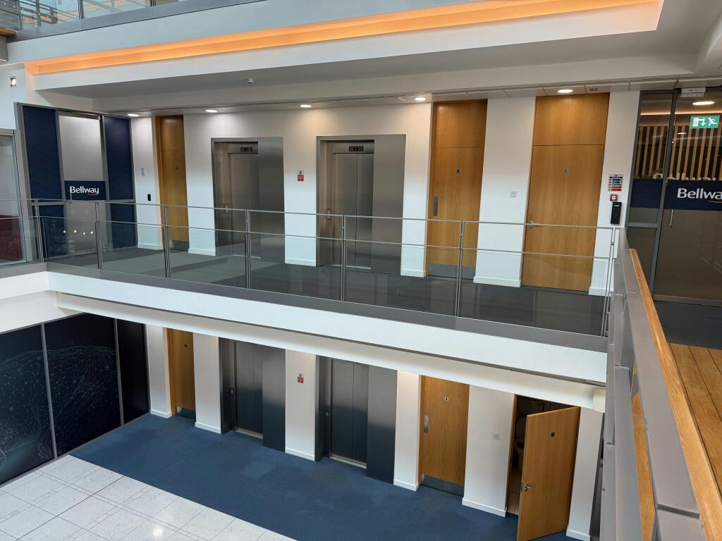 Lifts, WCs &amp; showers