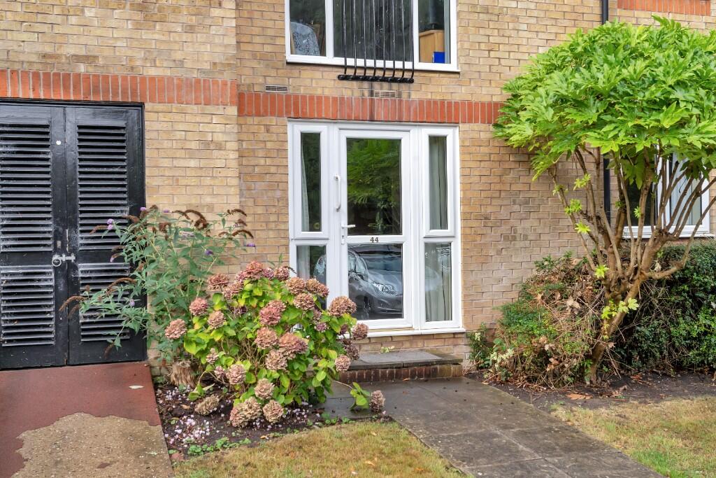 Main image of property: Hendon Grange, London Road, Leicestershire, LE2