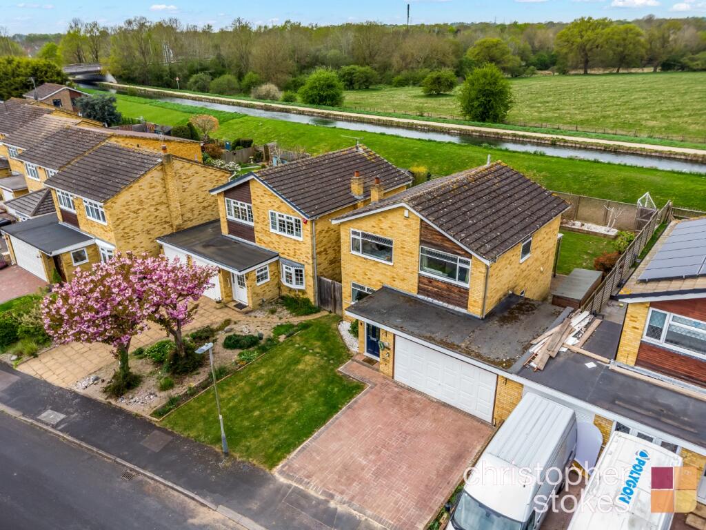 Main image of property: The Oval, Broxbourne, Hertfordshire, EN10 6DQ
