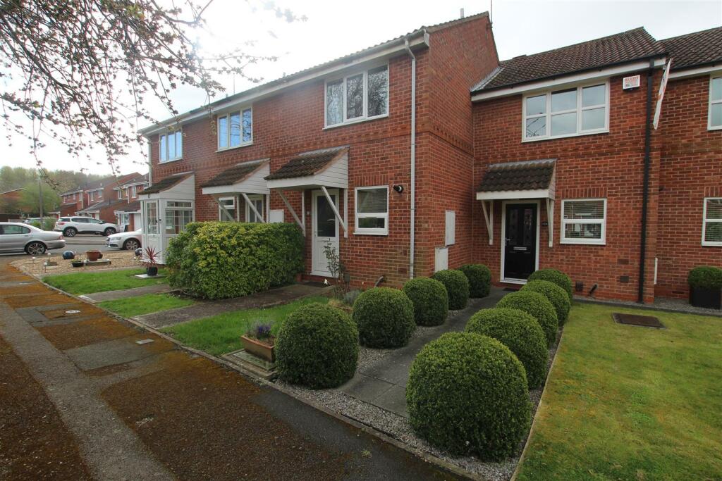 Main image of property: Abbotswood Close, Redditch, B98 0QD