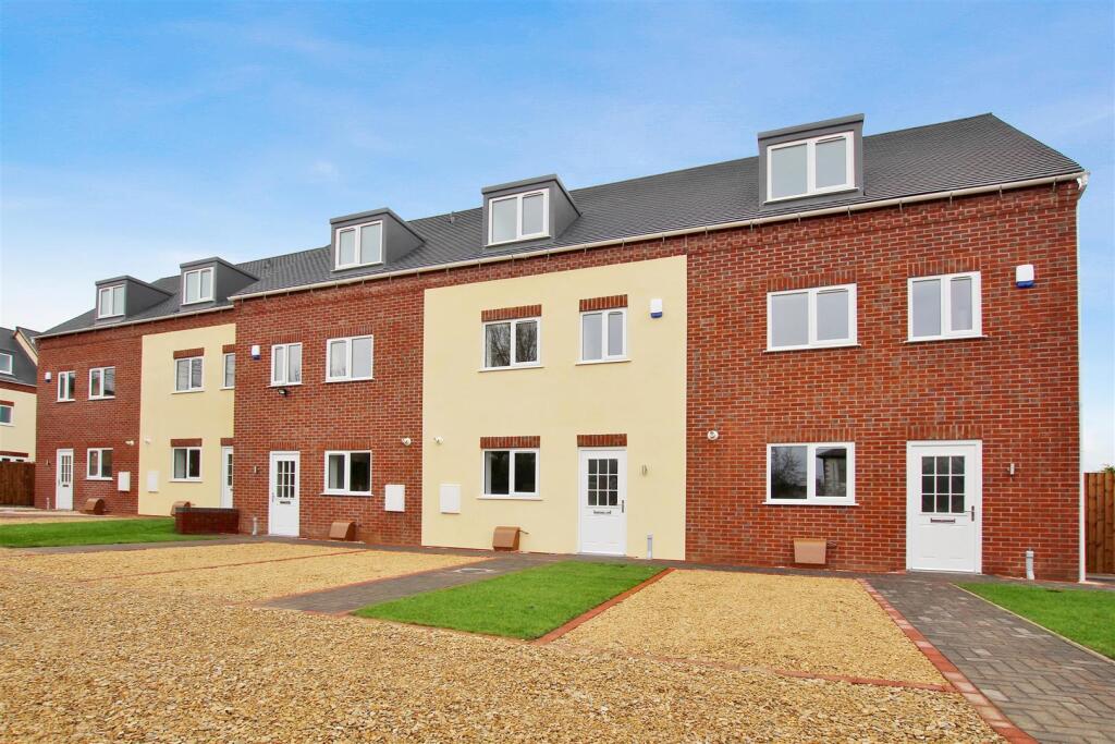 Main image of property: Evesham Road, Redditch, B97 5ER