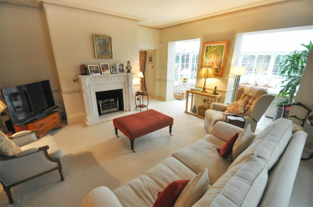 Additional property image - 17 Poole Road, WIMBORNE, BH21