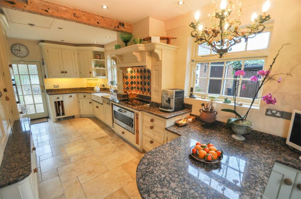 Additional property image - 17 Poole Road, WIMBORNE, BH21