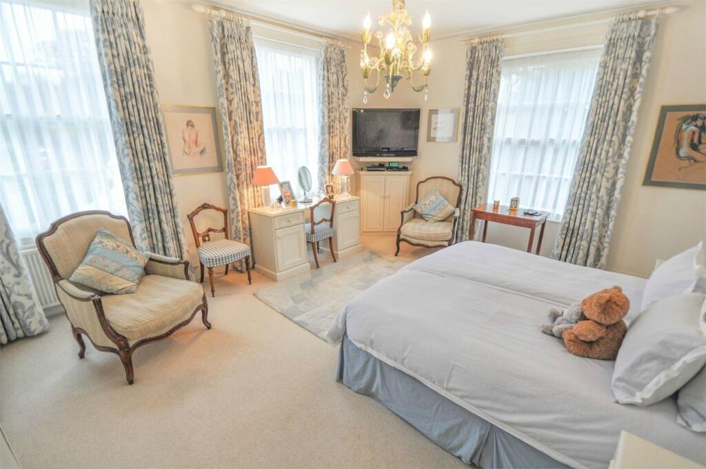 Additional property image - 17 Poole Road, WIMBORNE, BH21