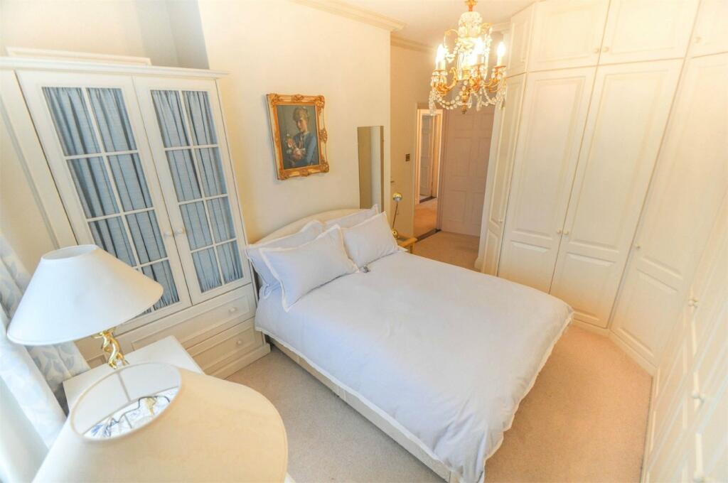 Additional property image - 17 Poole Road, WIMBORNE, BH21