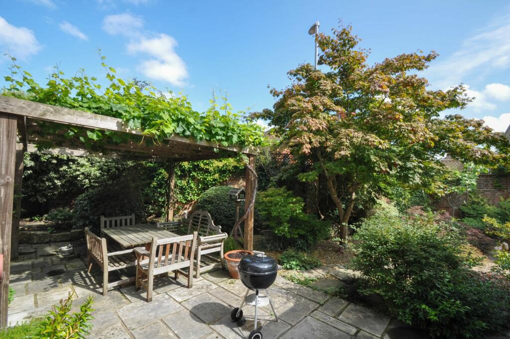 Additional property image - 17 Poole Road, WIMBORNE, BH21