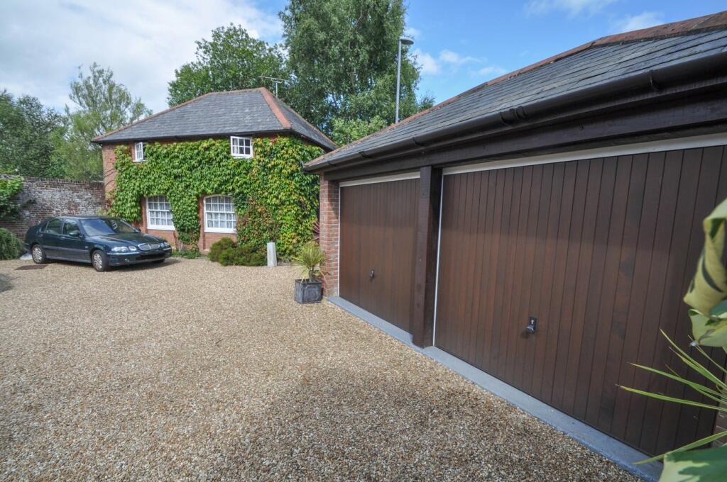 Additional property image - 17 Poole Road, WIMBORNE, BH21