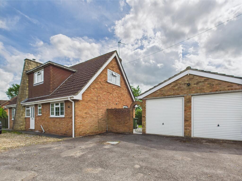 Main image of property: Main Road, Tadley, RG26