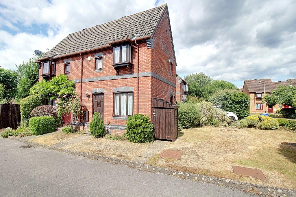 Main image of property: Hop Garden Road, Hook, Hampshire, RG27