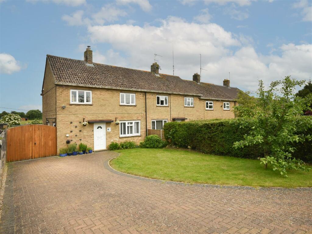 3 bedroom end of terrace house for sale in Desborough Road, Rushton, Kettering, NN14