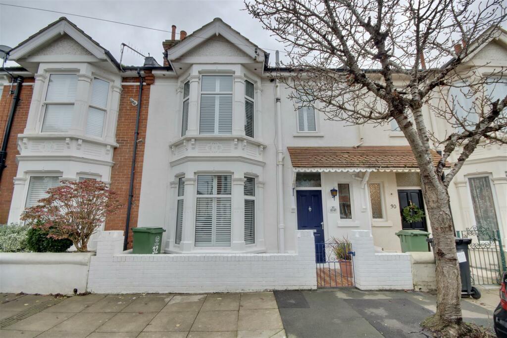 4 bedroom terraced house for sale in Lindley Avenue, Southsea, PO4