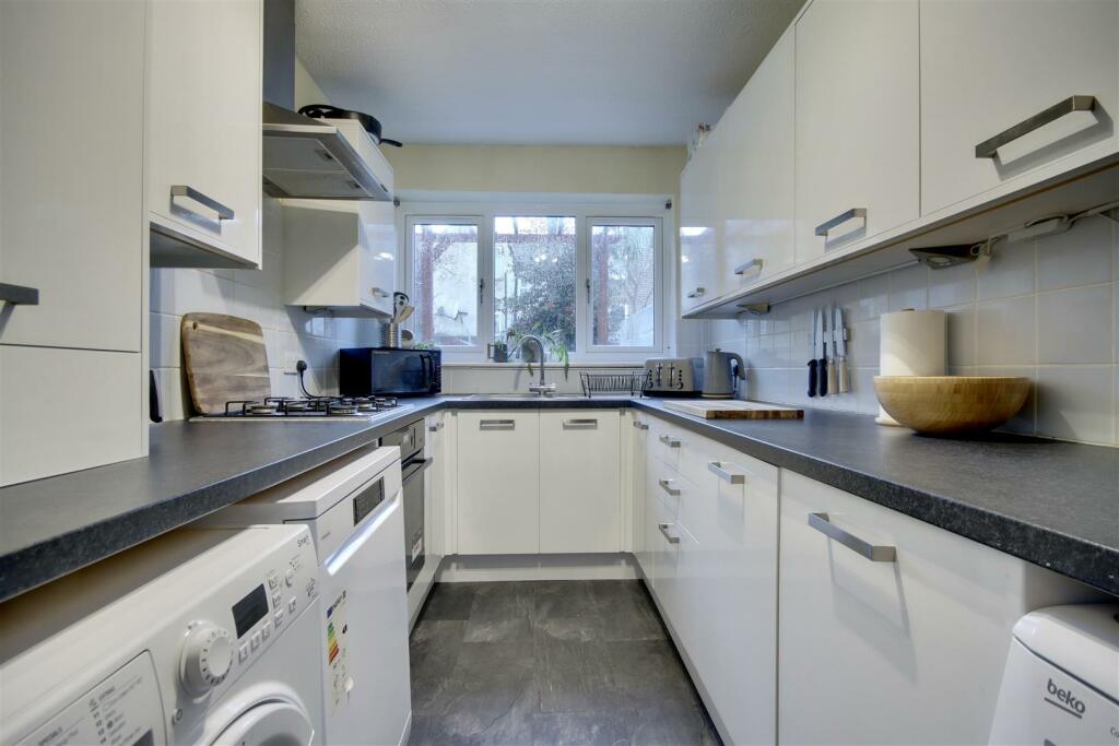 2 bedroom end of terrace house for sale in Lawson Road, Southsea, PO5
