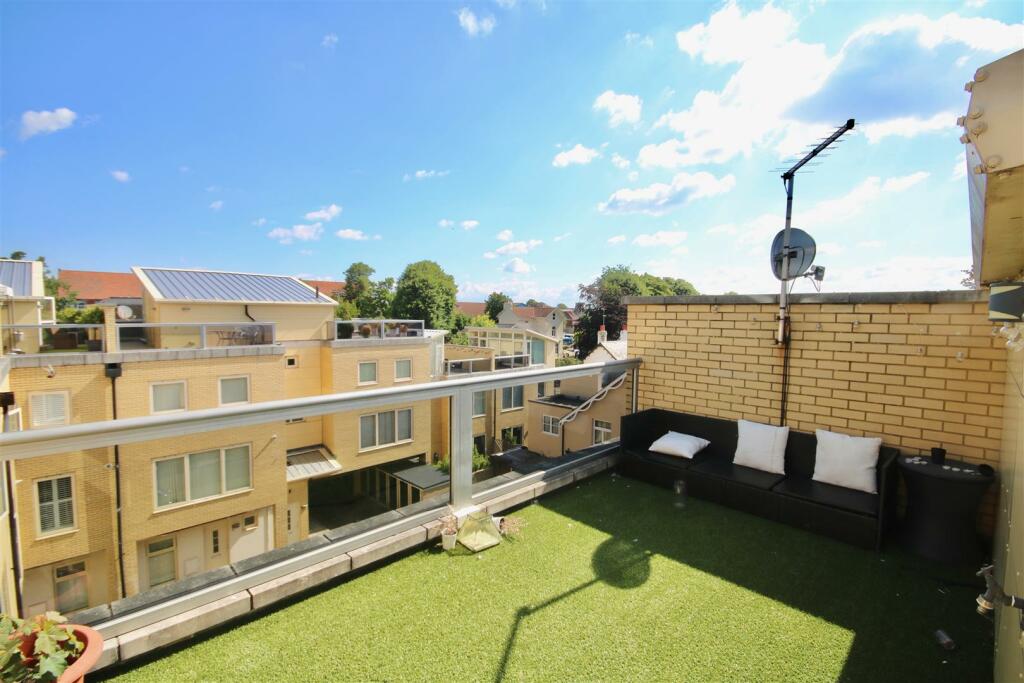 5 bedroom town house for sale in Admiral Square, Southsea, Hampshire, PO5