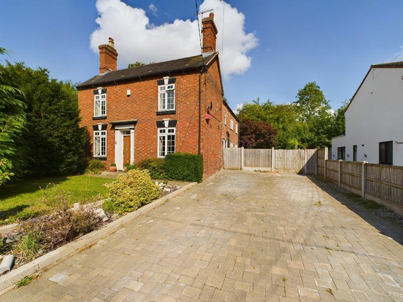4 bedroom detached house for sale in St. Lukes Road, Doseley, Telford