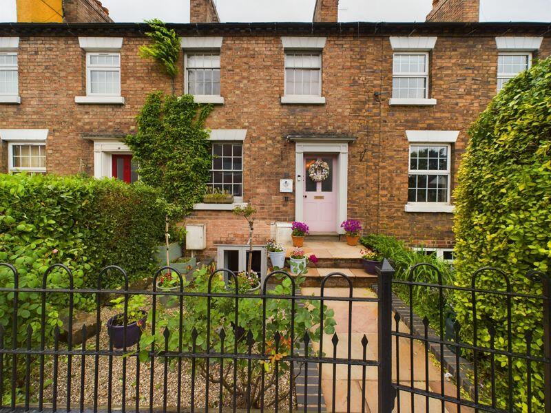 3 bedroom terraced house for sale in Victoria Road, Shifnal, Shropshire