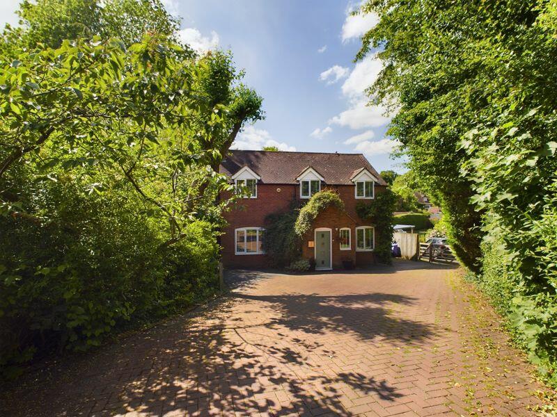 4 bedroom detached house for sale in Legges Hill, Broseley Wood