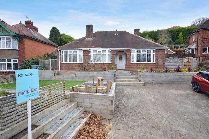 4 bedroom detached bungalow for sale in Stafford Road, Oakengates